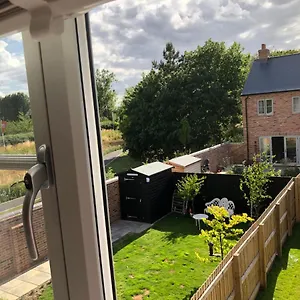 Cozy In New Build, Peaceful Village Location Homestay Cambridge (Cambridgeshire)